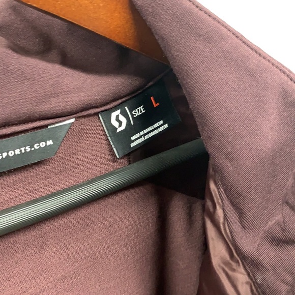 COPY - COPY - - Scott’s running jacket - Picture 2 of 4